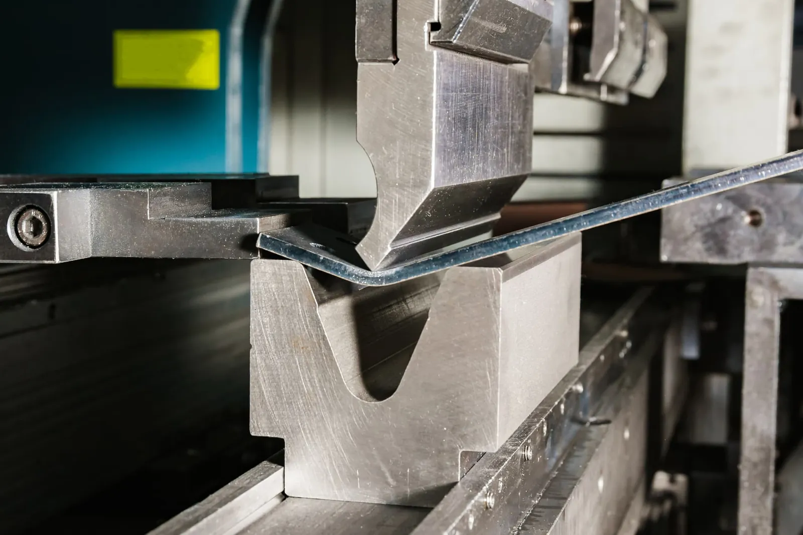 Kanten von Metallblech